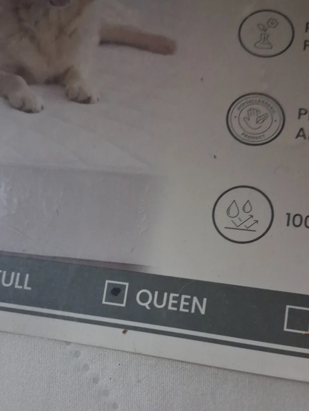 NWT White Queen Size Quilted Waterproof Mattress Protector - White